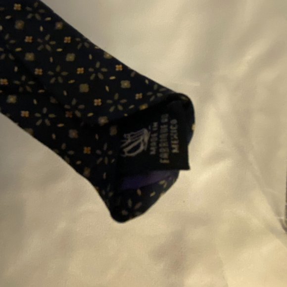 Nautica Tie 100% Silk Tie - Picture 3 of 4